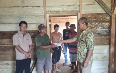 Api Hanguskan Rumah Warga Pimpinan Cabang Muhammadiyah Belitang Serahkan Bantuan