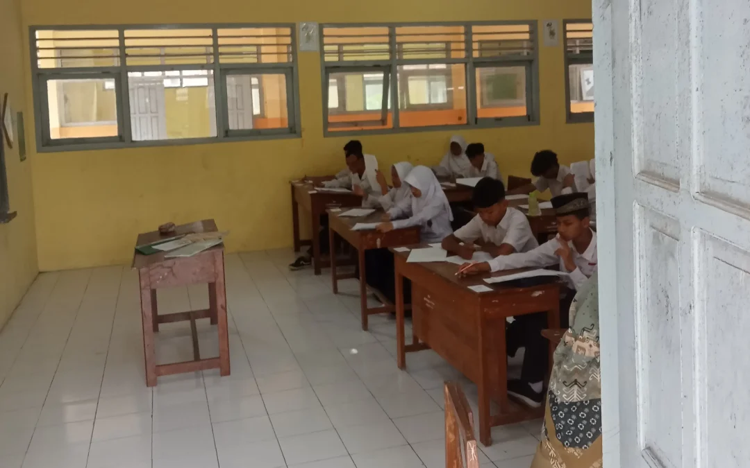 Hari pertama pelaksanaan asesmen sumatif tengah semester di smp muhammadiyah srandakan