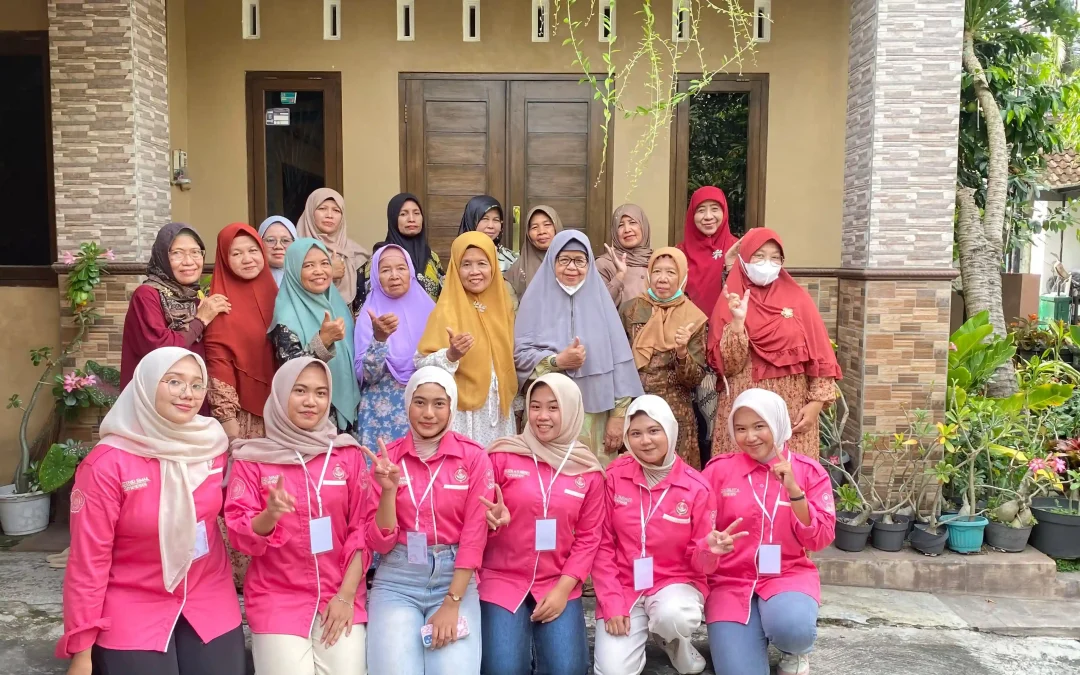 Edukasi Kesehatan untuk Lansia Proyek Al Ma’un UNISA di PCA Sidomulyo