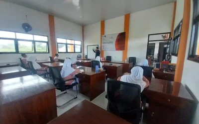 Siapkan Lulusan Berdaya Saing Global, SMA At-Tajdid Muhammadiyah Blora Gelar TOEFL Prediction