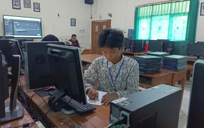 Adam Aqila Harumkan SMK Muhammadiyah 4 Padangan, Satu-Satunya Siswa SMK Bojonegoro Lolos OSN Matematika ke Provinsi