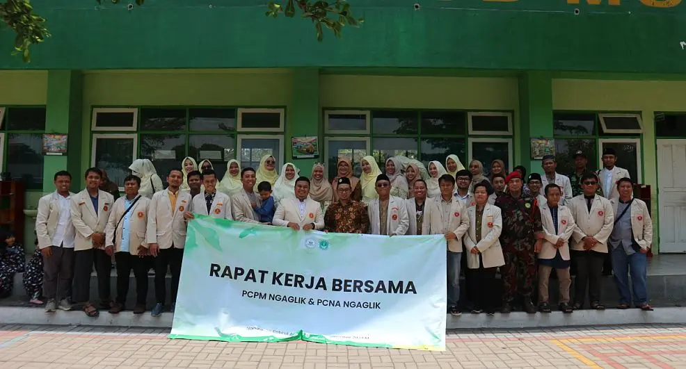 Dari Pengurus Besar Menjadi Pimpinan Pusat Filosofi Kepemimpinan Kolektif Kolegial Muhammadiyah
